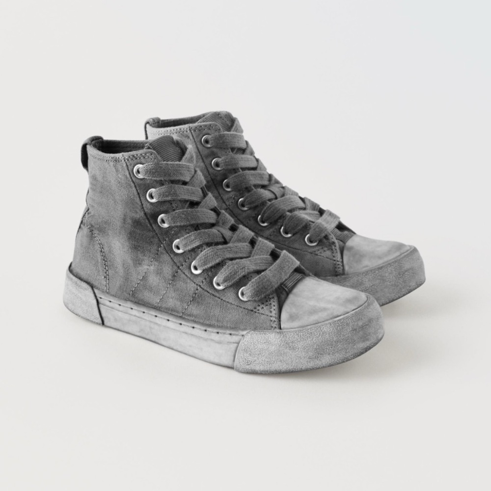 Zara kids DISTRESSED EFFECT DENIM HIGH-TOP SNEAKERS size 31
